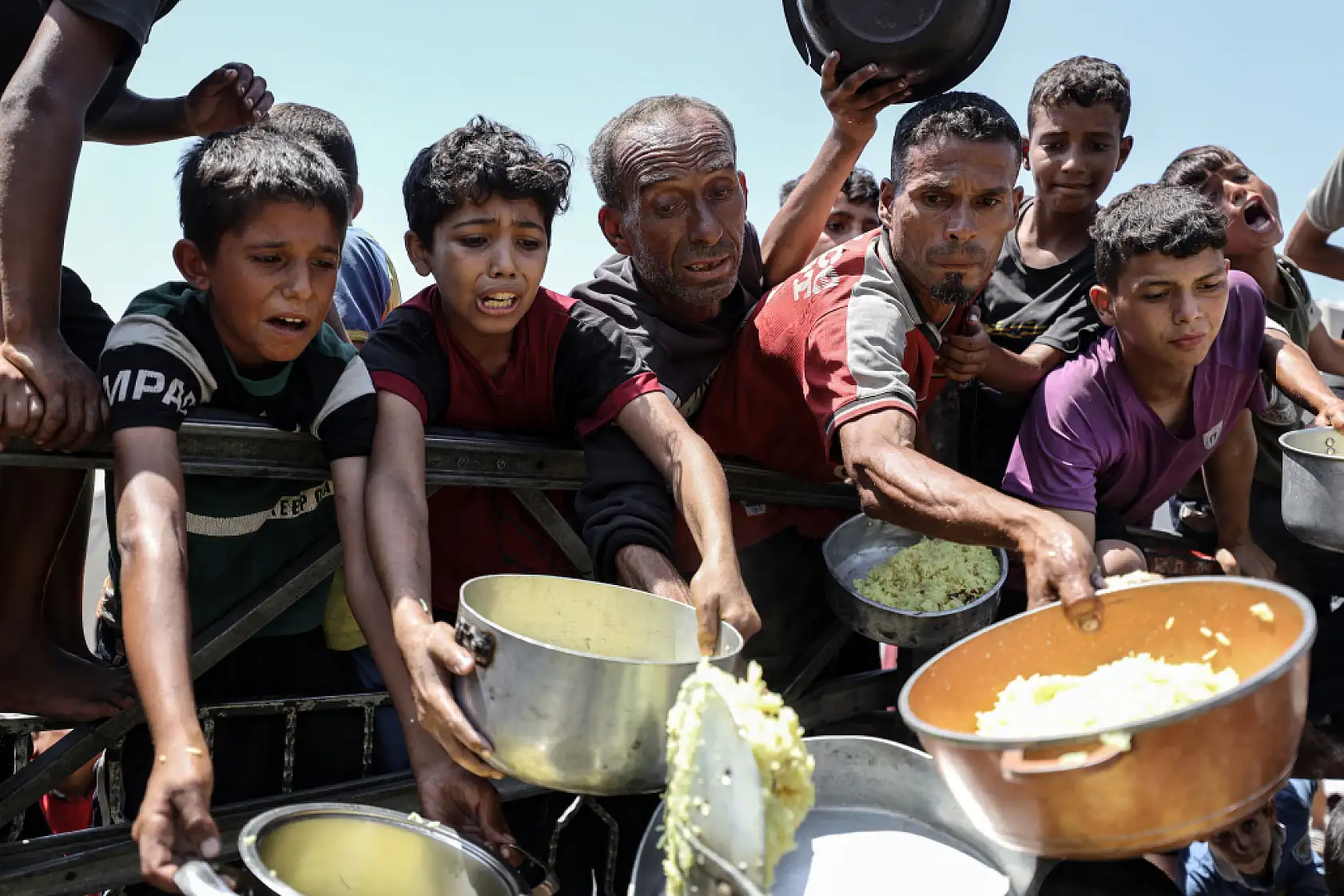 Gazze'de Filistinlilere yemek dağıtıldı