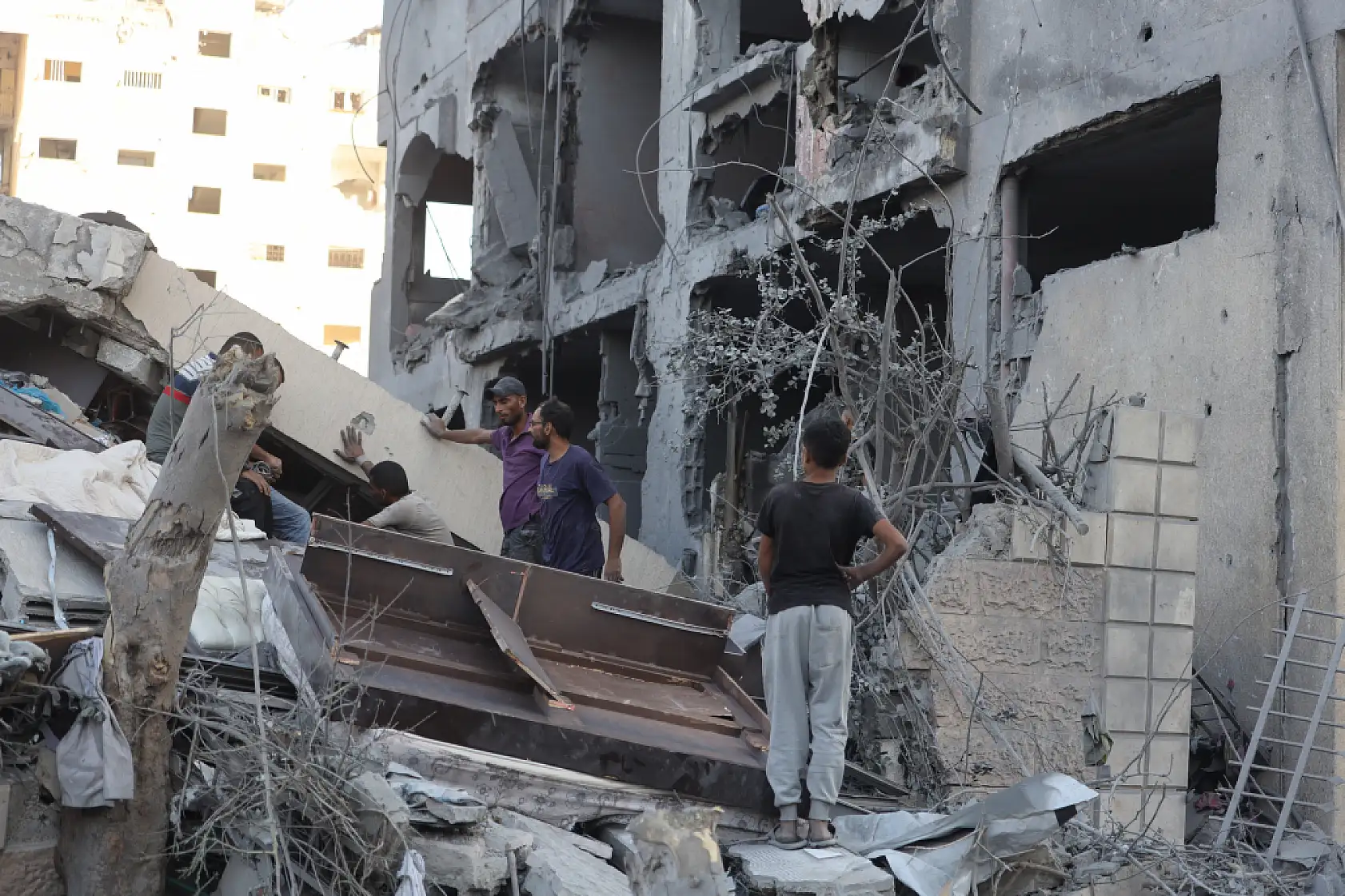 Gazze'de zulüm devam ediyor