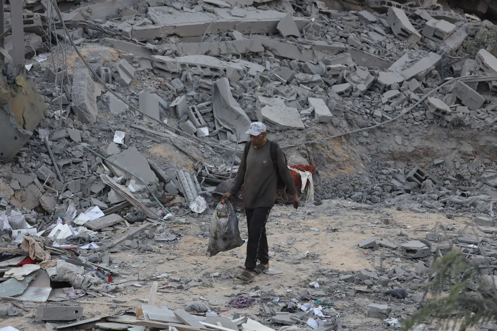 Gazze'de zulüm devam ediyor