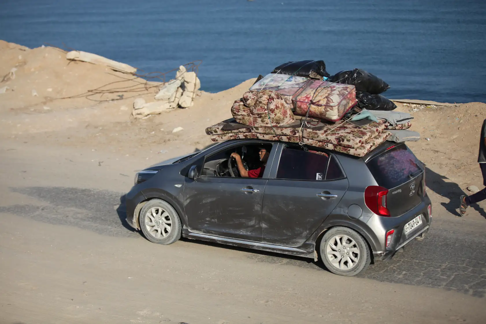 Gazze'nin kuzeyindeki zorunlu göç sürüyor
