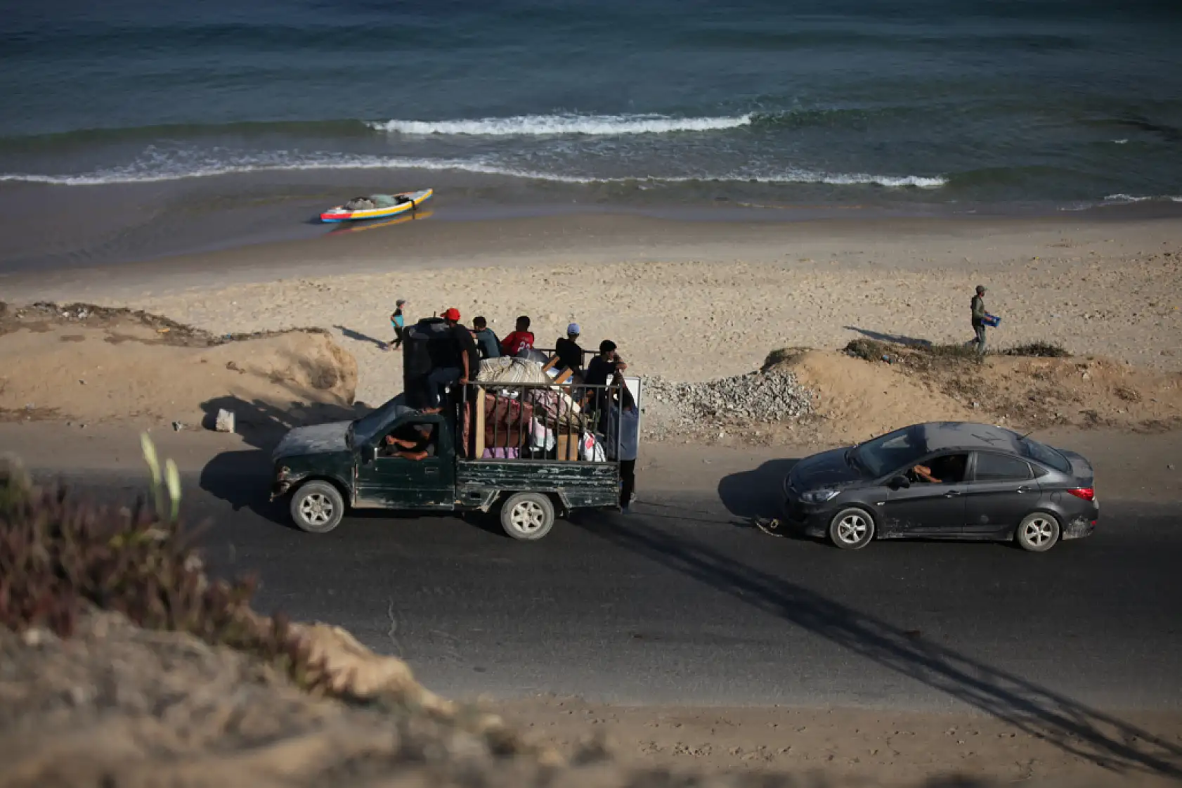 Gazze'nin kuzeyindeki zorunlu göç sürüyor