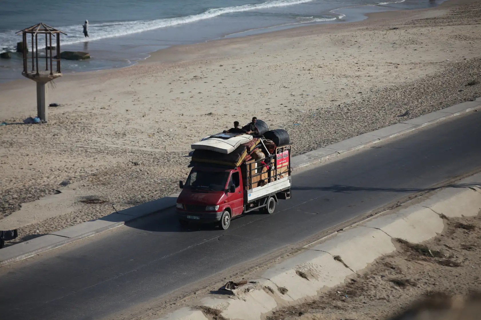 Gazze'nin kuzeyindeki zorunlu göç sürüyor