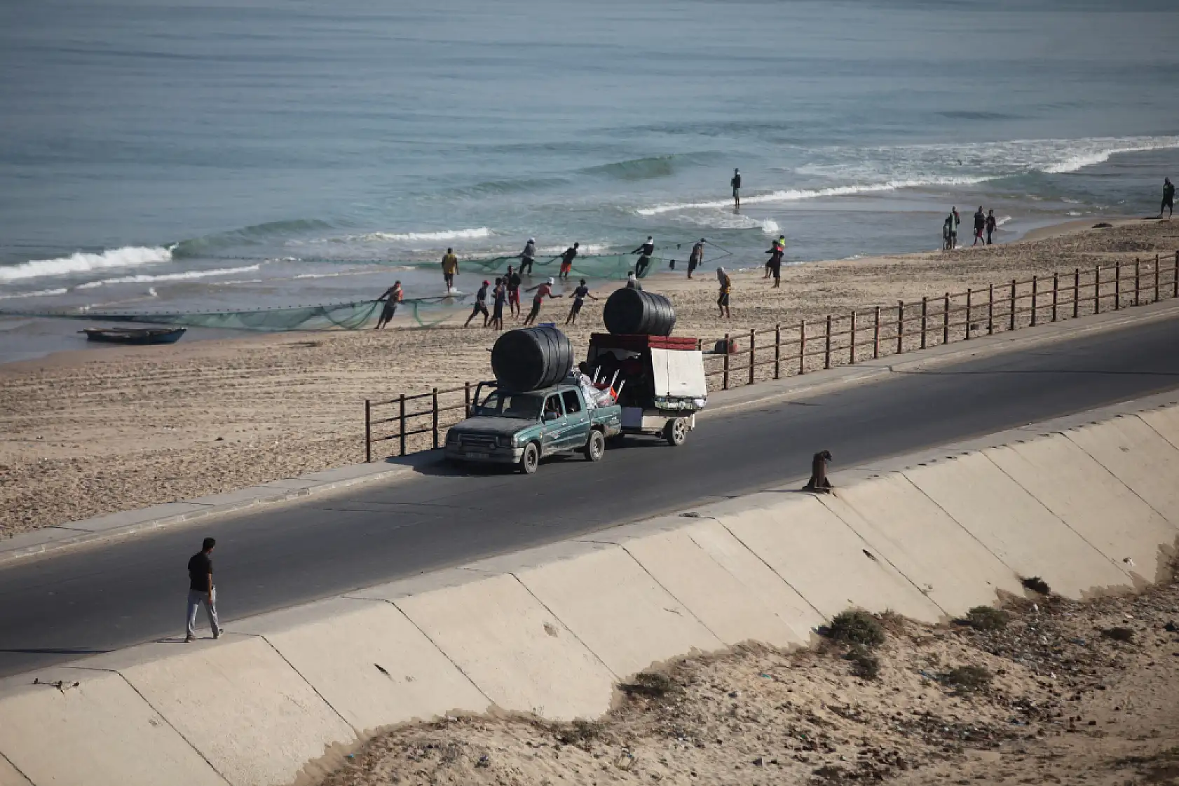 Gazze'nin kuzeyindeki zorunlu göç sürüyor