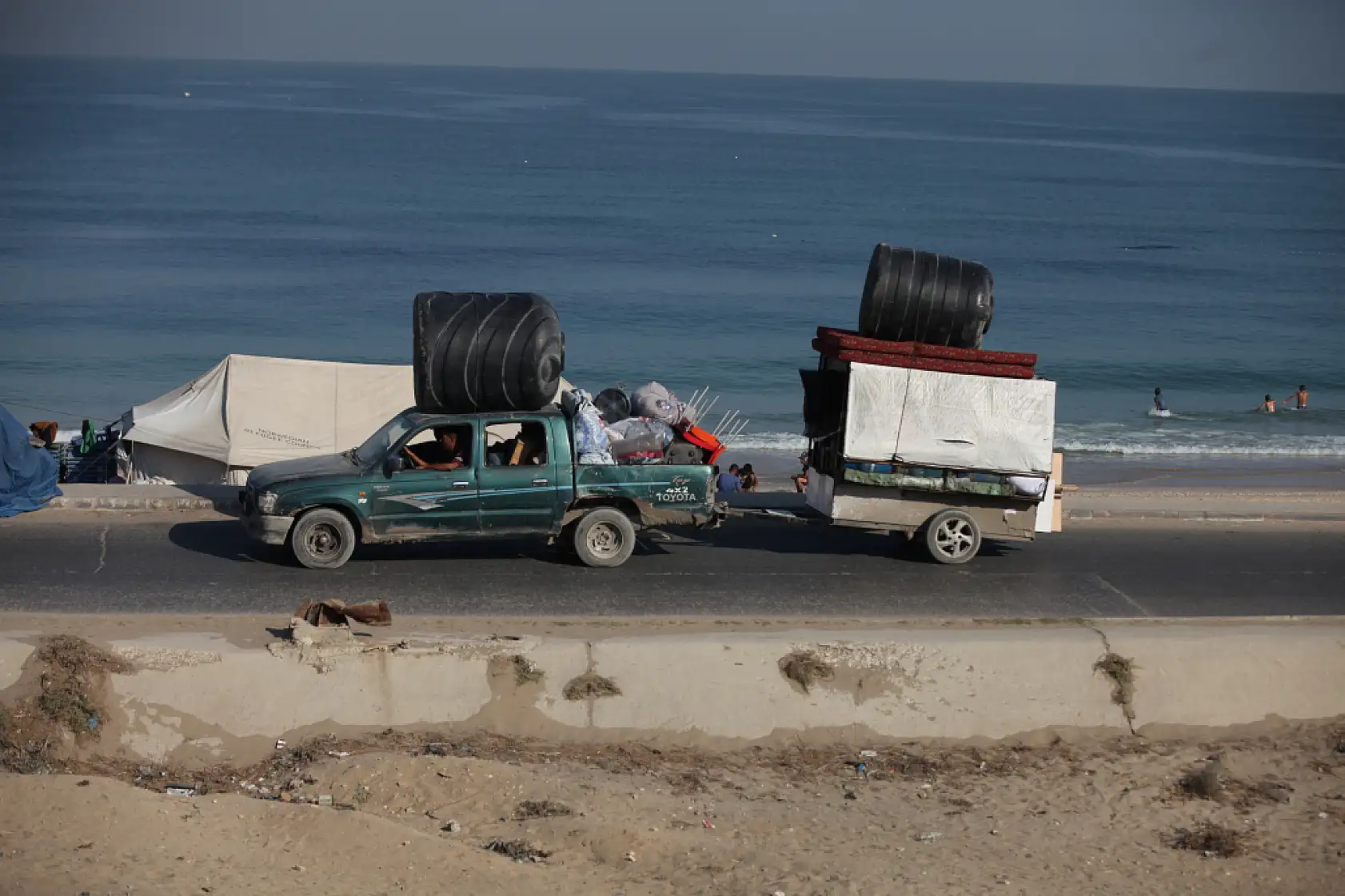 Gazze'nin kuzeyindeki zorunlu göç sürüyor