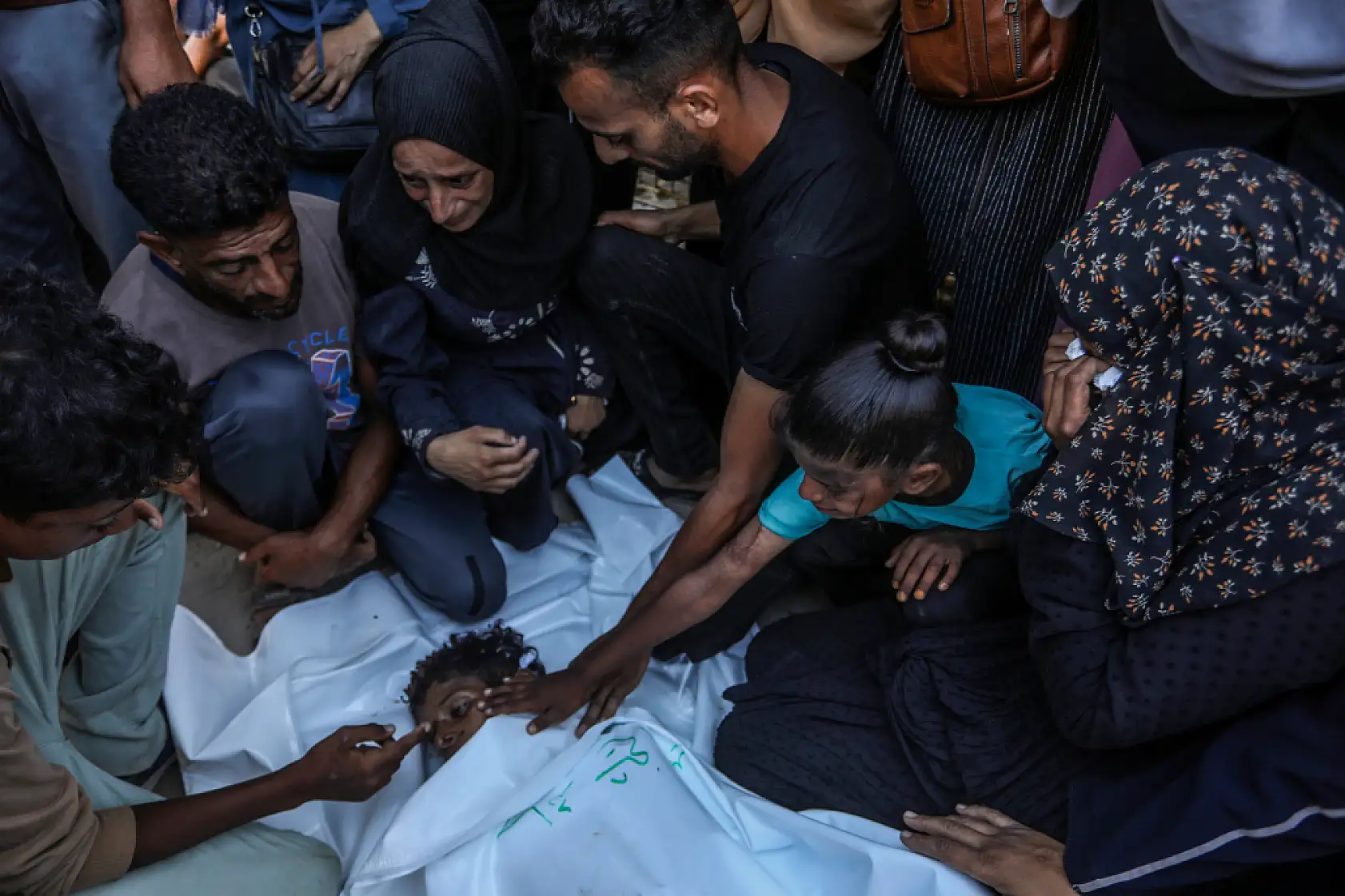 Gazze'de zulüm devam ediyor