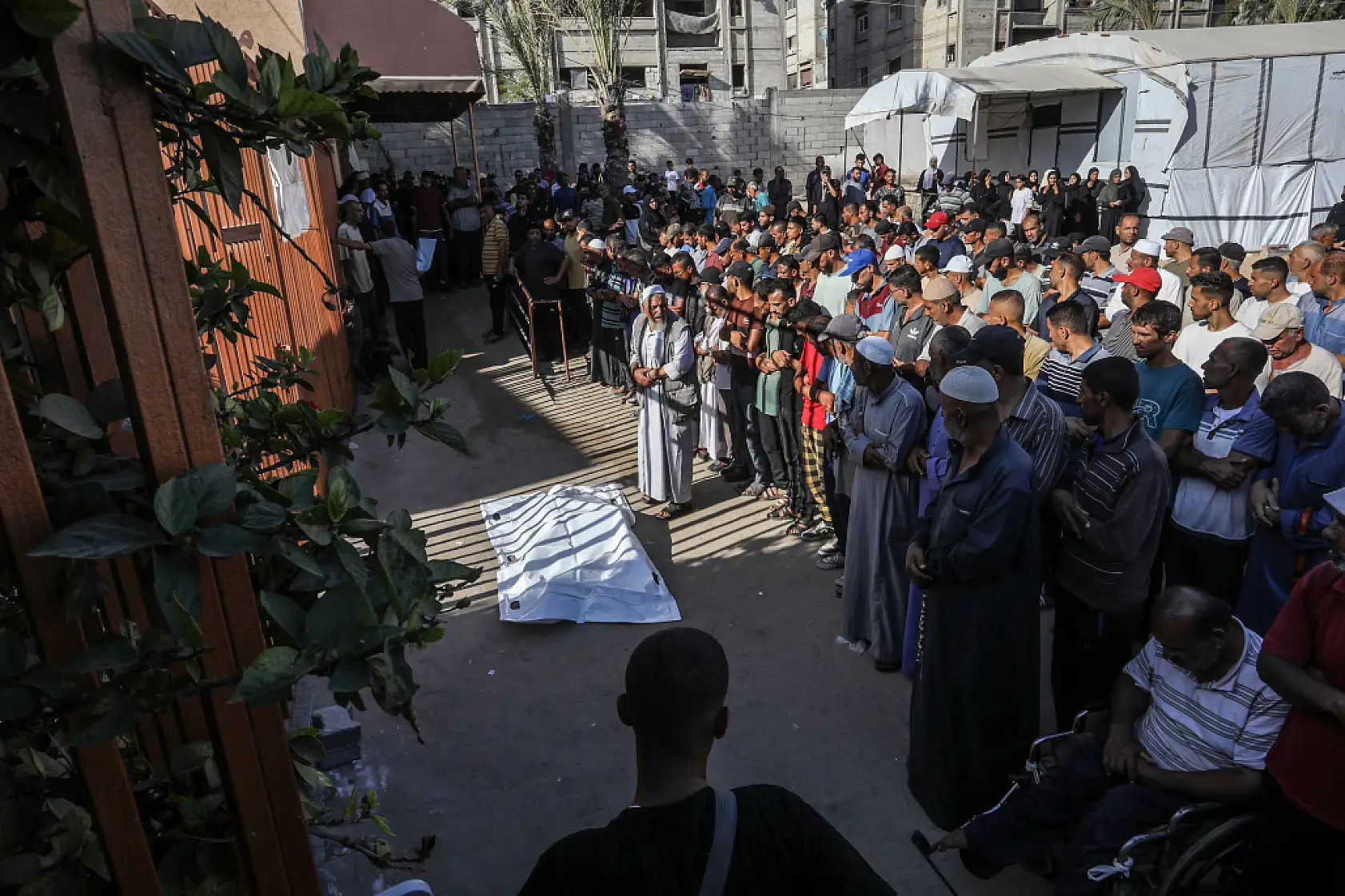 Gazze'de zulüm devam ediyor