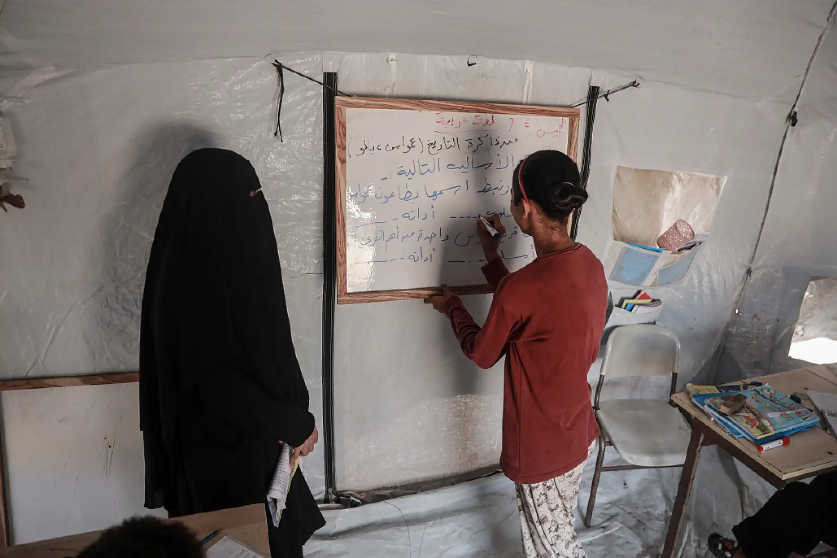 Gazze'de öğrencilere eğitim çadırı kuruldu