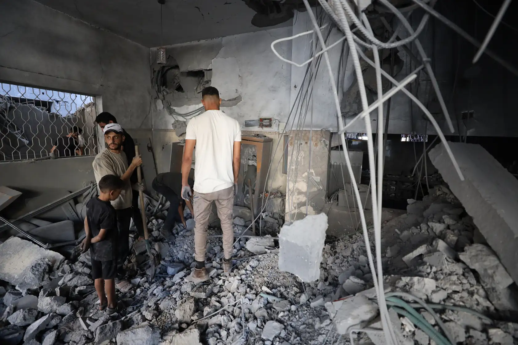 Gazze'de saldırılar sürüyor