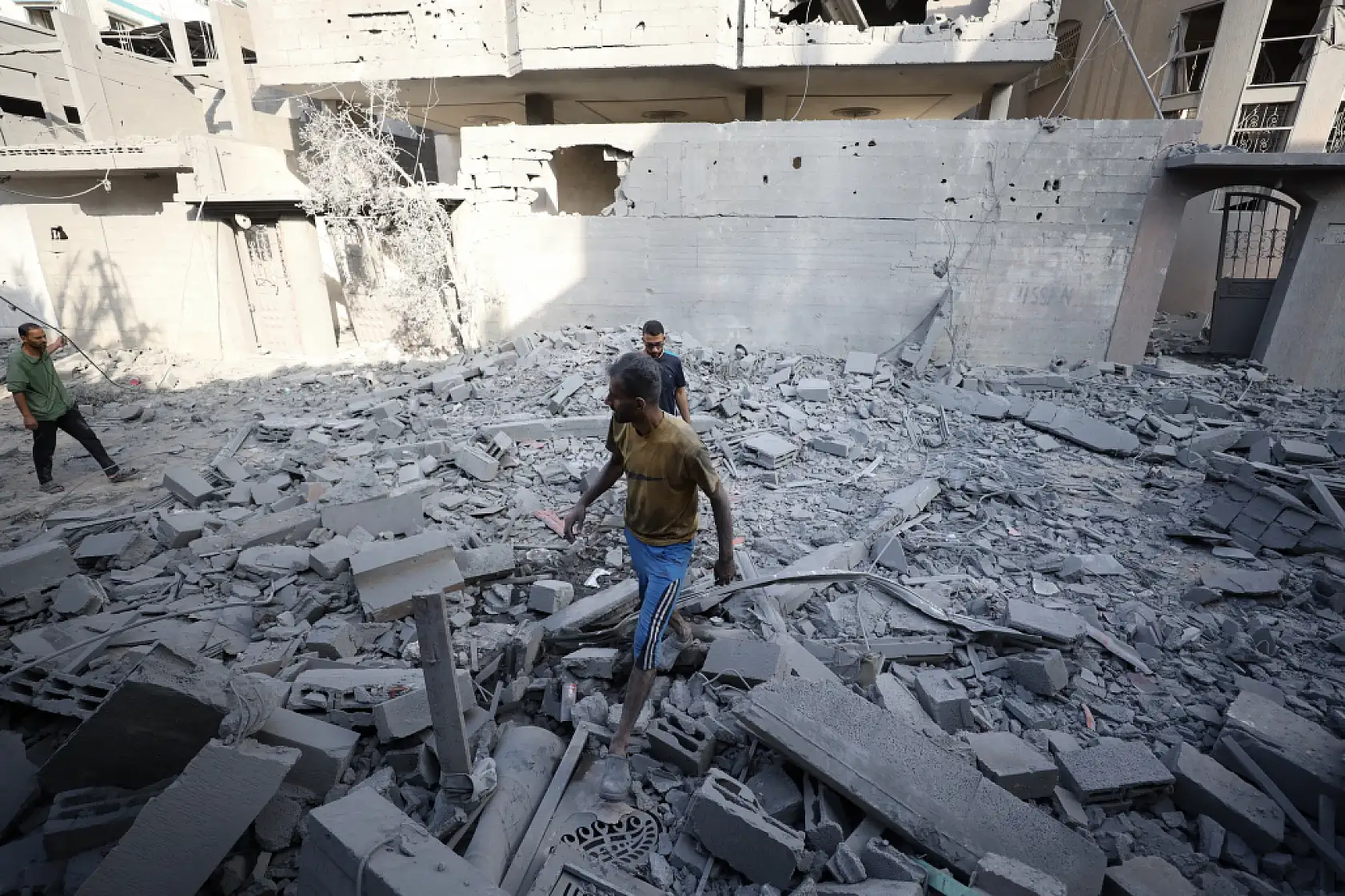 Gazze'de saldırılar sürüyor