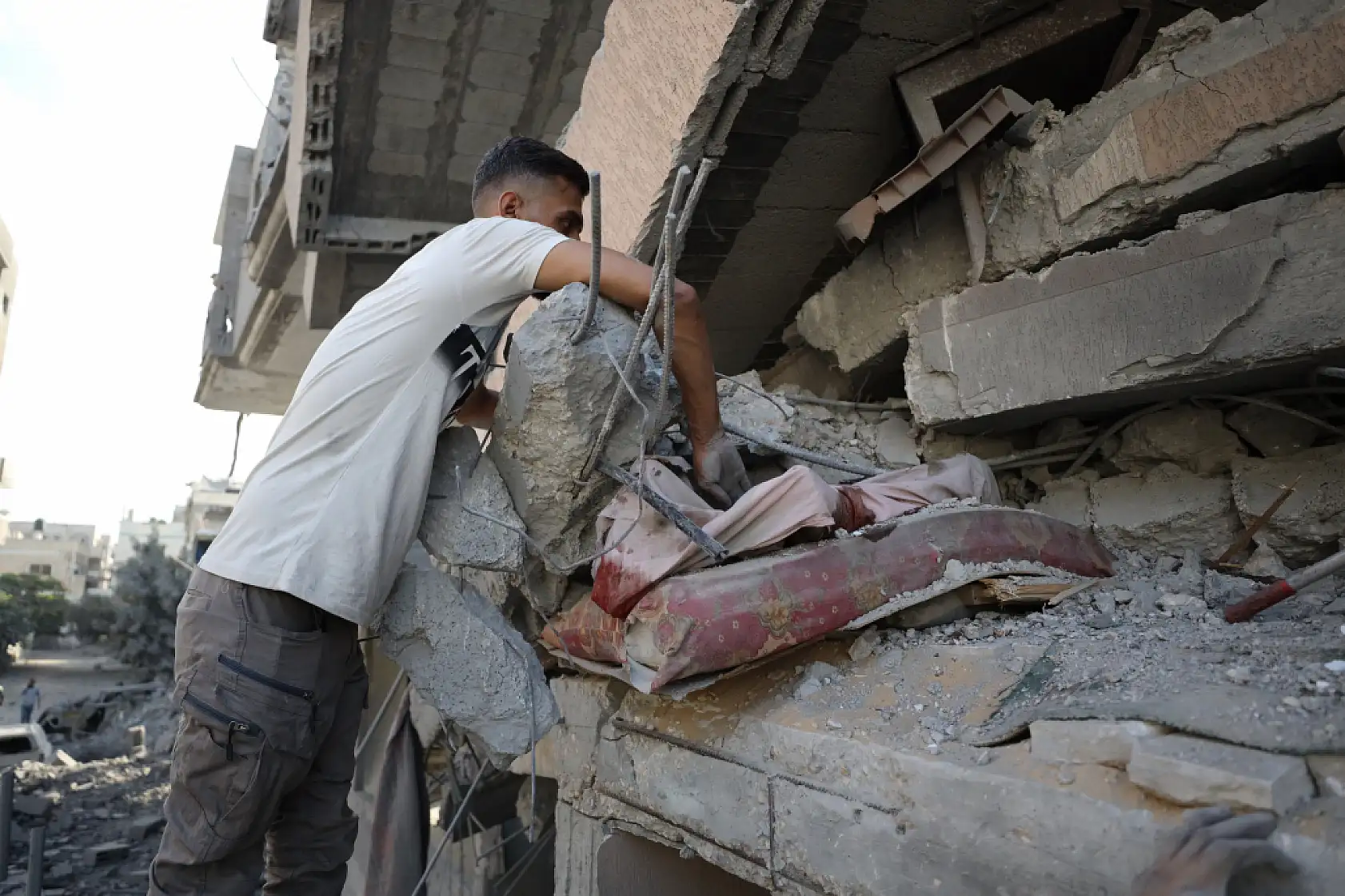 Gazze'de saldırılar sürüyor