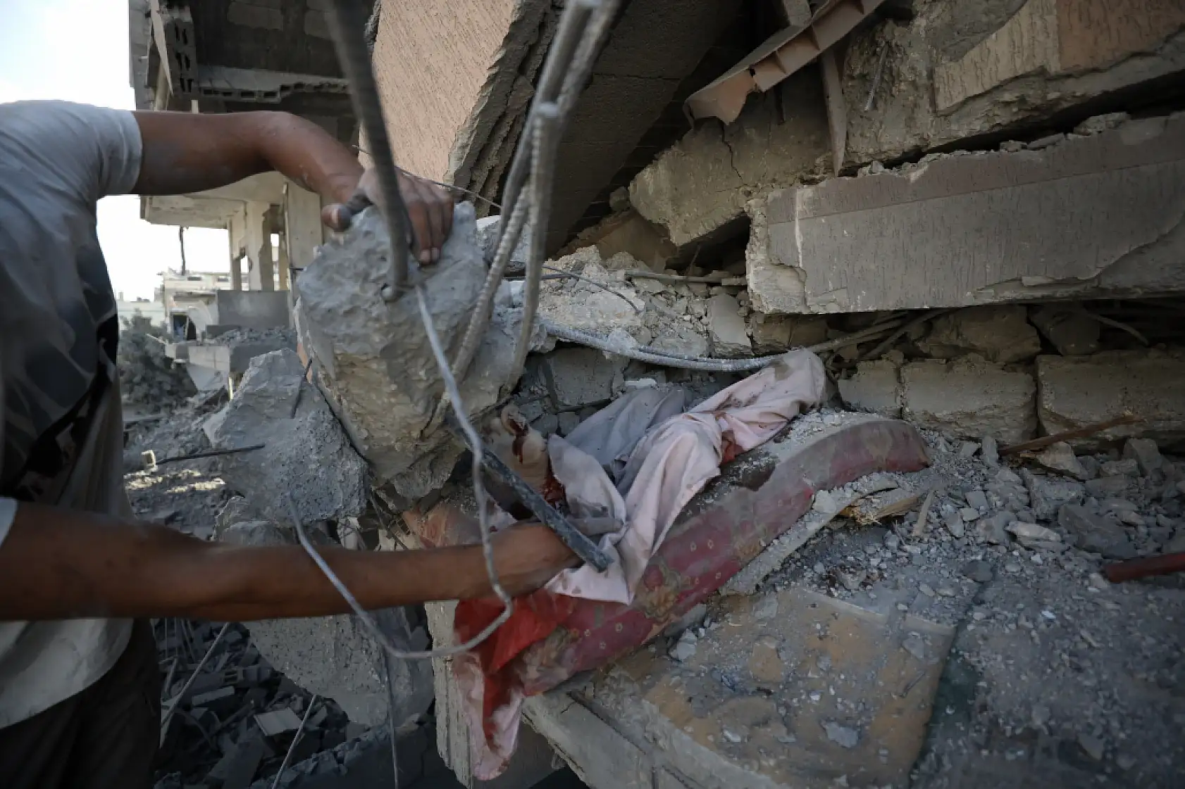 Gazze'de saldırılar sürüyor