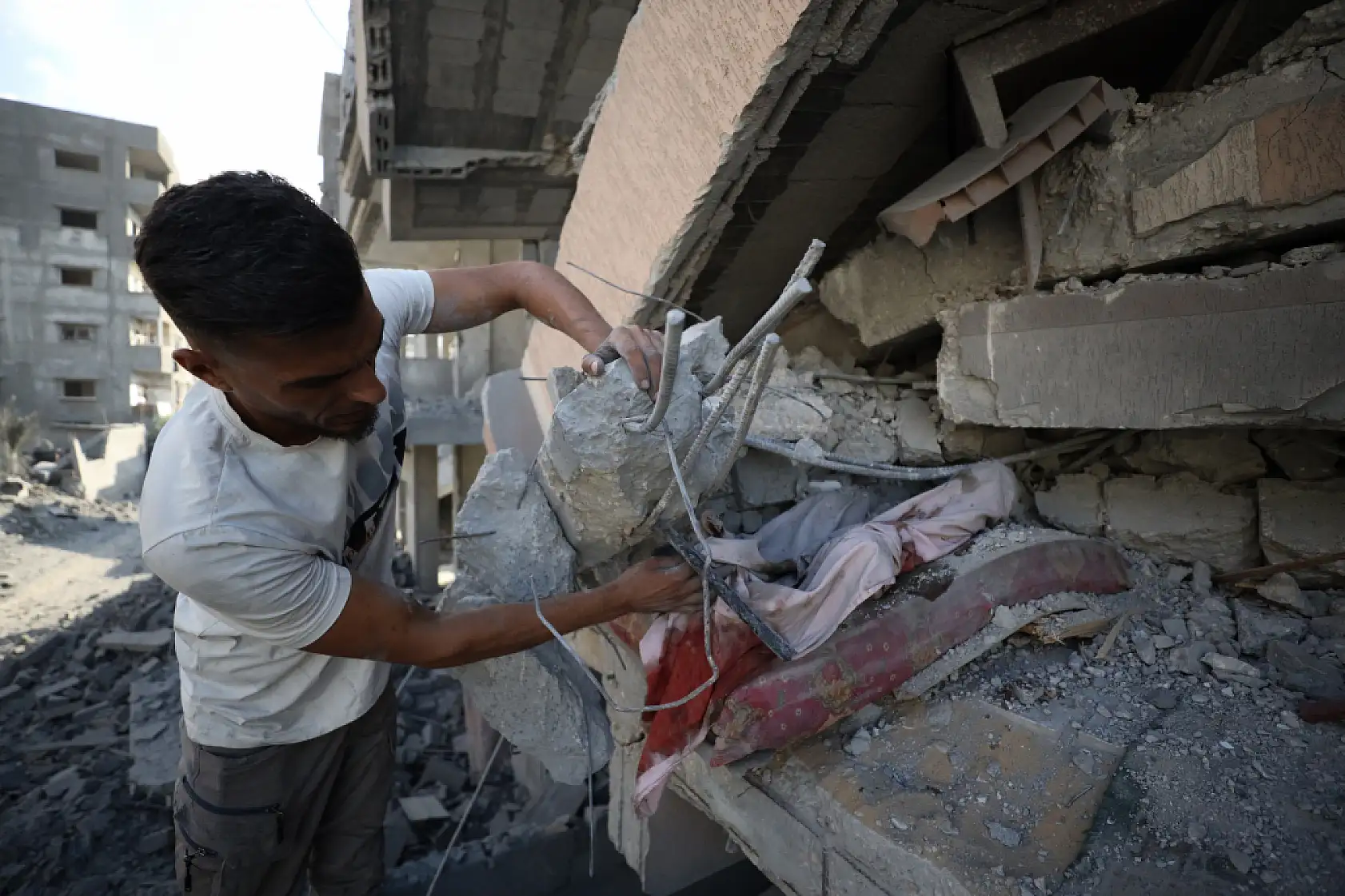 Gazze'de saldırılar sürüyor