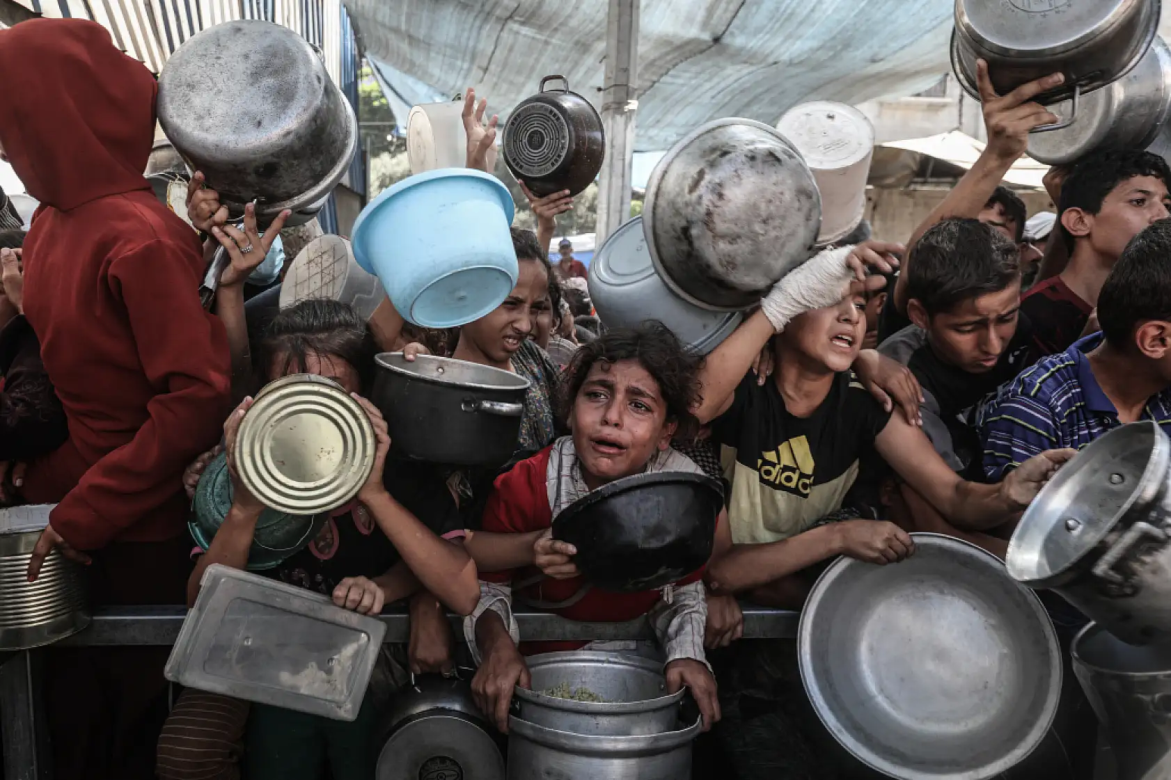 Gazze'de Filistinlilere yemek dağıtıldı