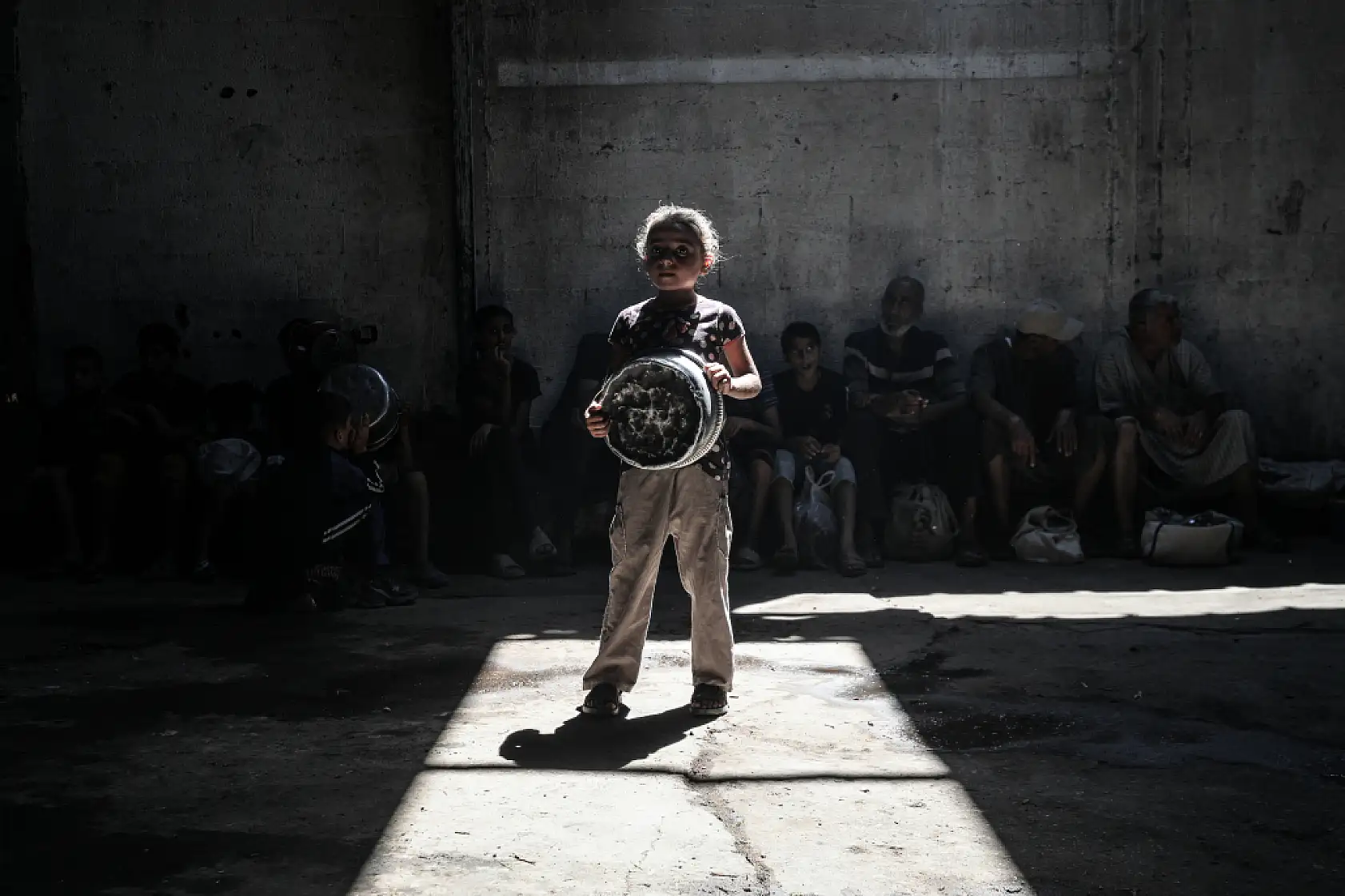 Gazze'de Filistinlilere yemek dağıtıldı