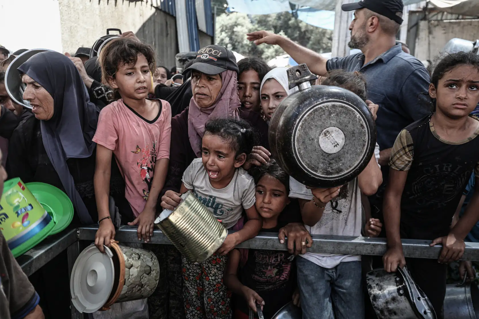 Gazze'de Filistinlilere yemek dağıtıldı