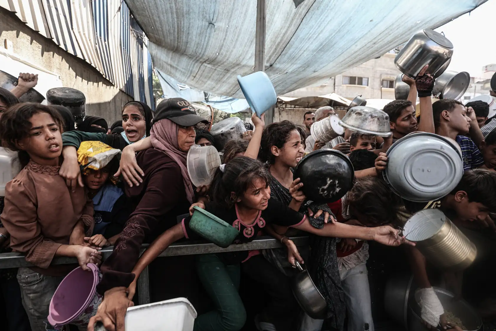 Gazze'de Filistinlilere yemek dağıtıldı