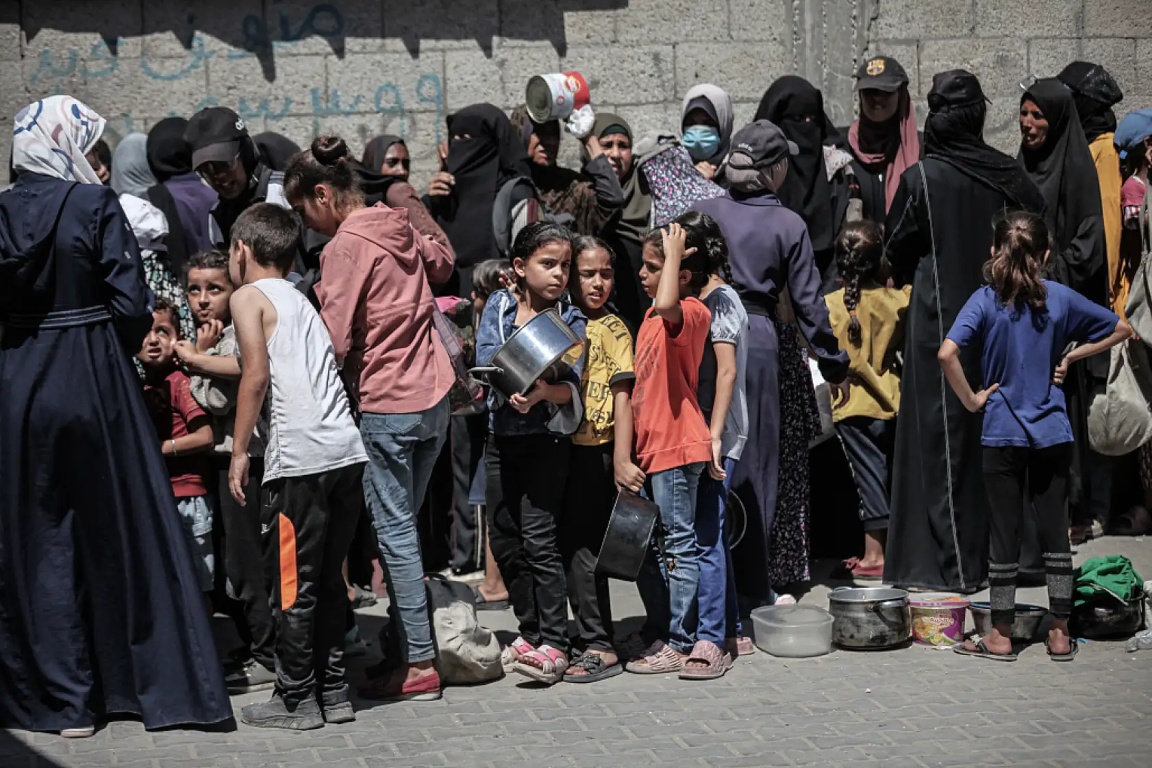 Gazze'de Filistinlilere yemek dağıtıldı