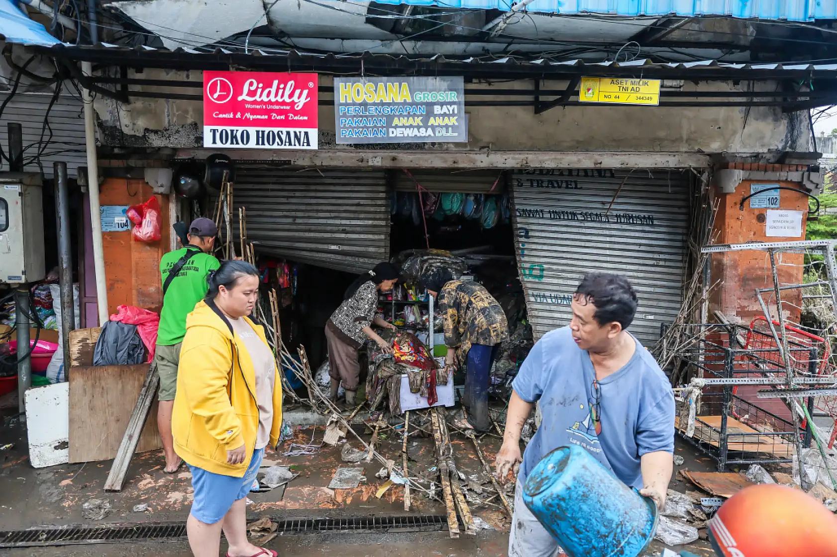 Şiddetli yağışlar sele yol açtı: 6 kişi hayatını kaybetti