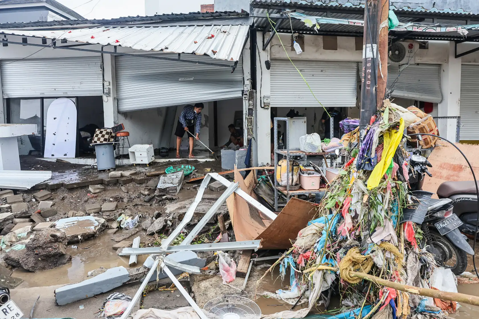 Şiddetli yağışlar sele yol açtı: 6 kişi hayatını kaybetti