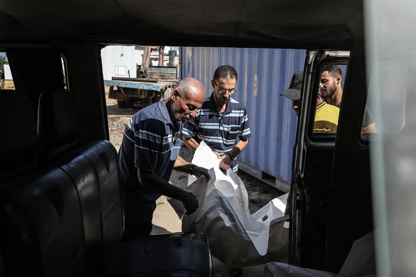 İsrail Gazze'de yardım bekleyen sivilleri hedef aldı: Çok sayıda ölü ve yaralı var