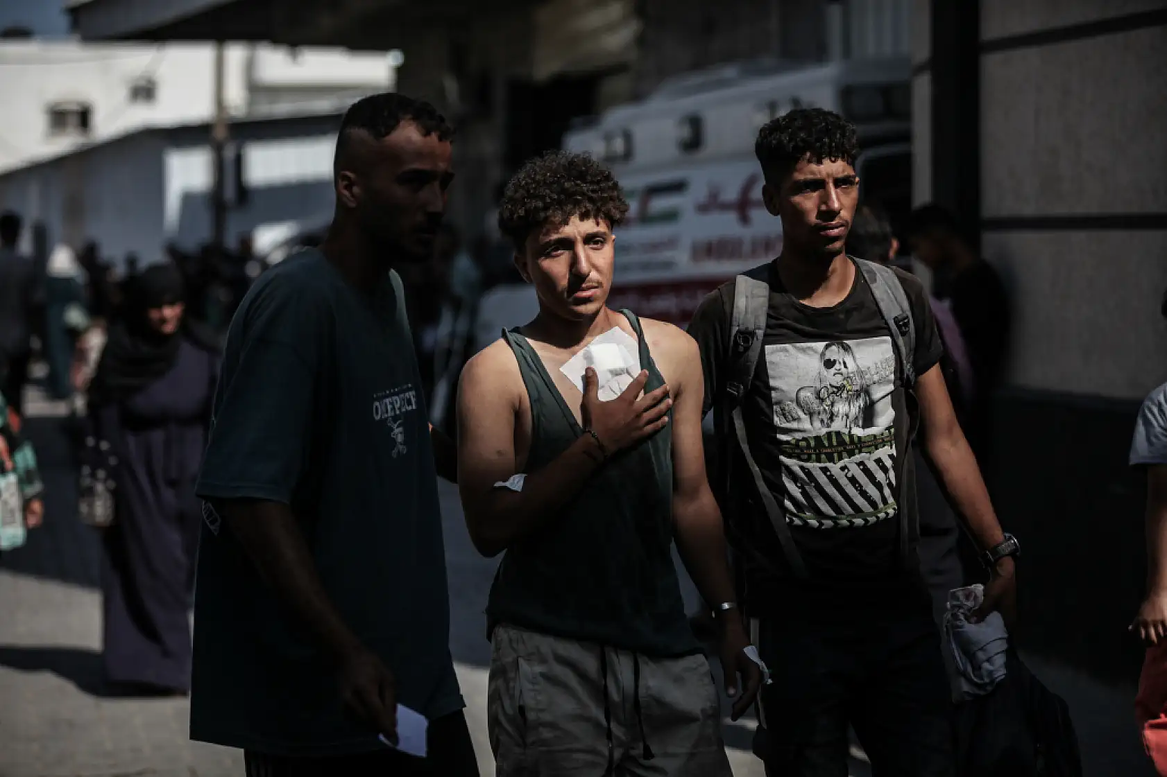 İsrail Gazze'de yardım bekleyen sivilleri hedef aldı: Çok sayıda ölü ve yaralı var