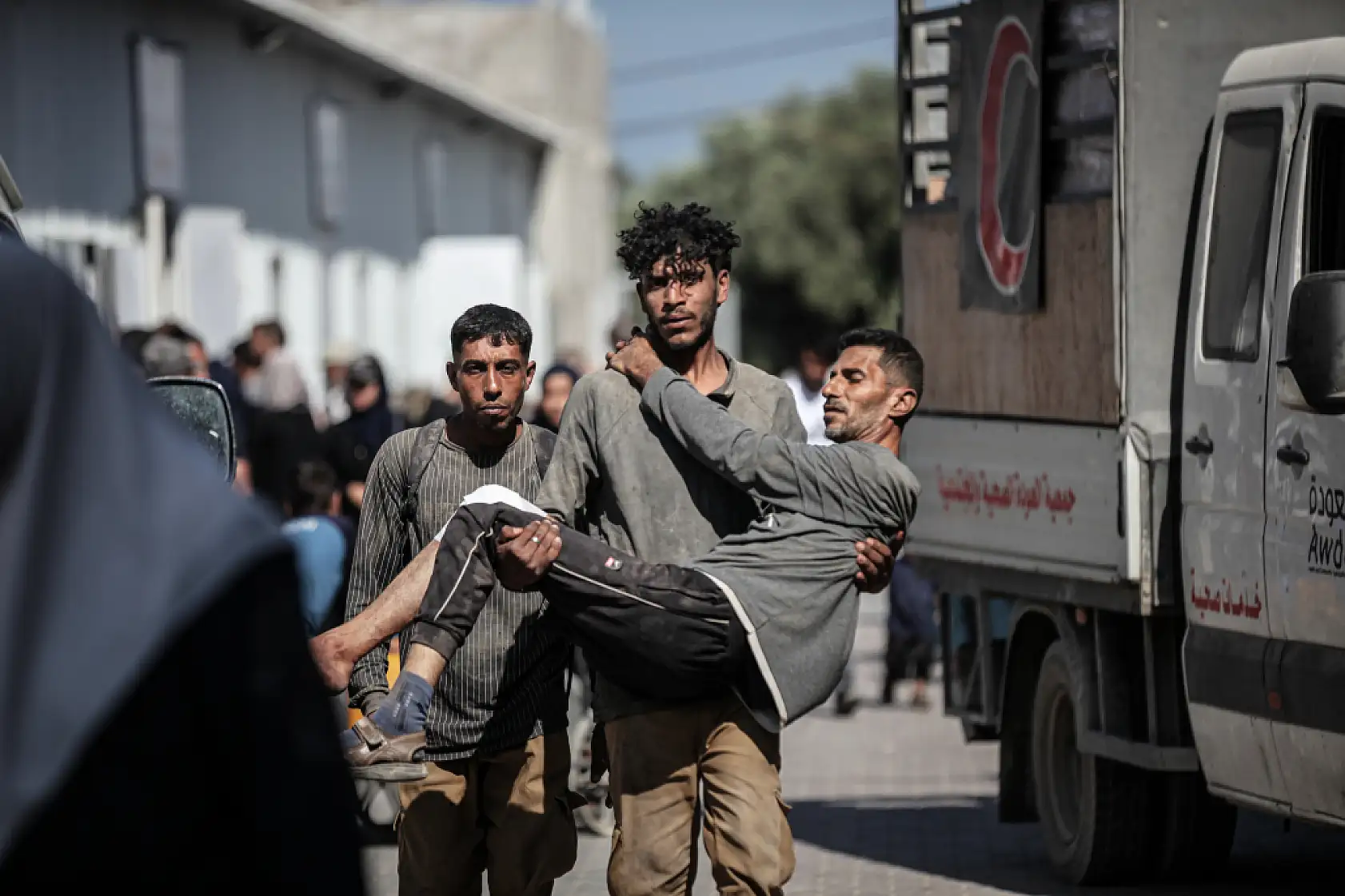 İsrail Gazze'de yardım bekleyen sivilleri hedef aldı: Çok sayıda ölü ve yaralı var