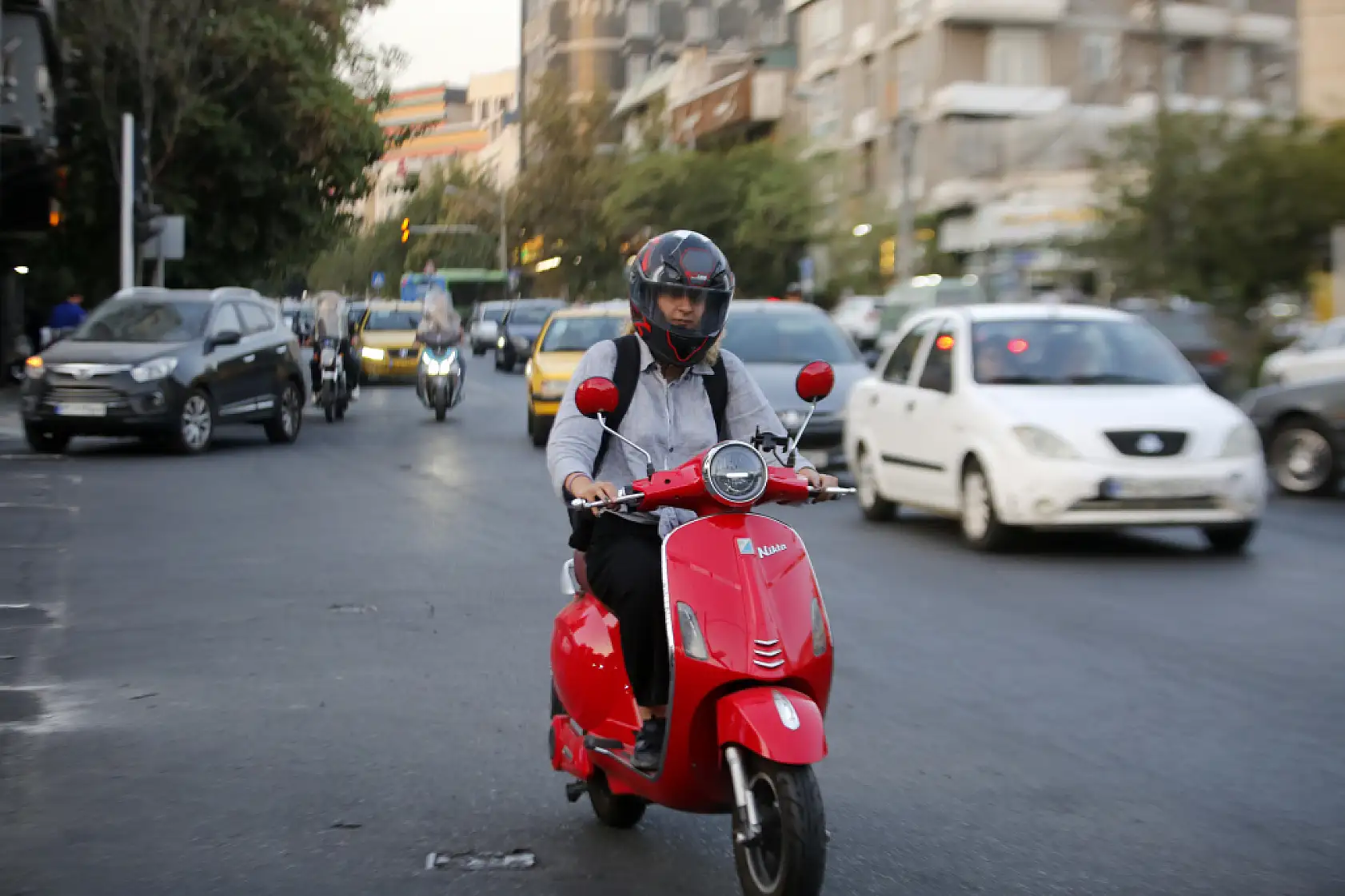 Kadınlar motosiklet kullanmak için mücadele ediyor: Ehliyet engeli kalkacak mı?