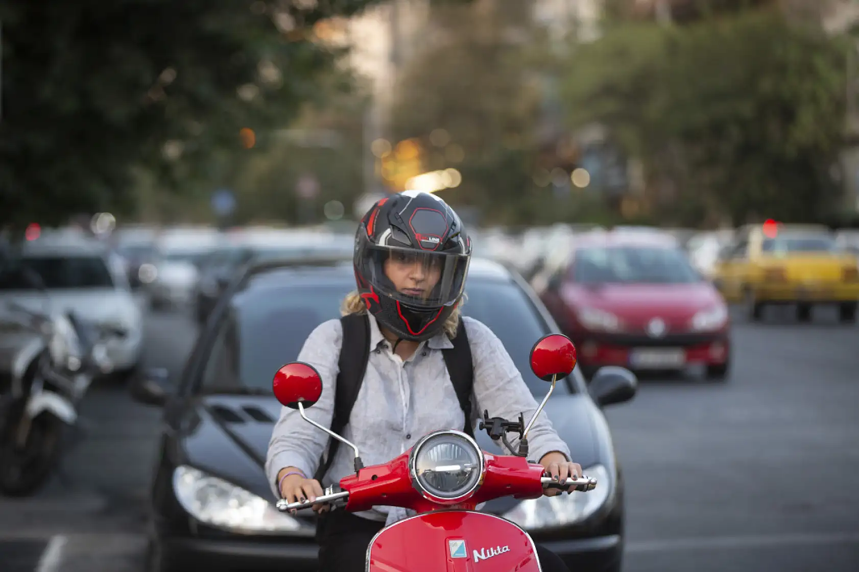 Kadınlar motosiklet kullanmak için mücadele ediyor: Ehliyet engeli kalkacak mı?