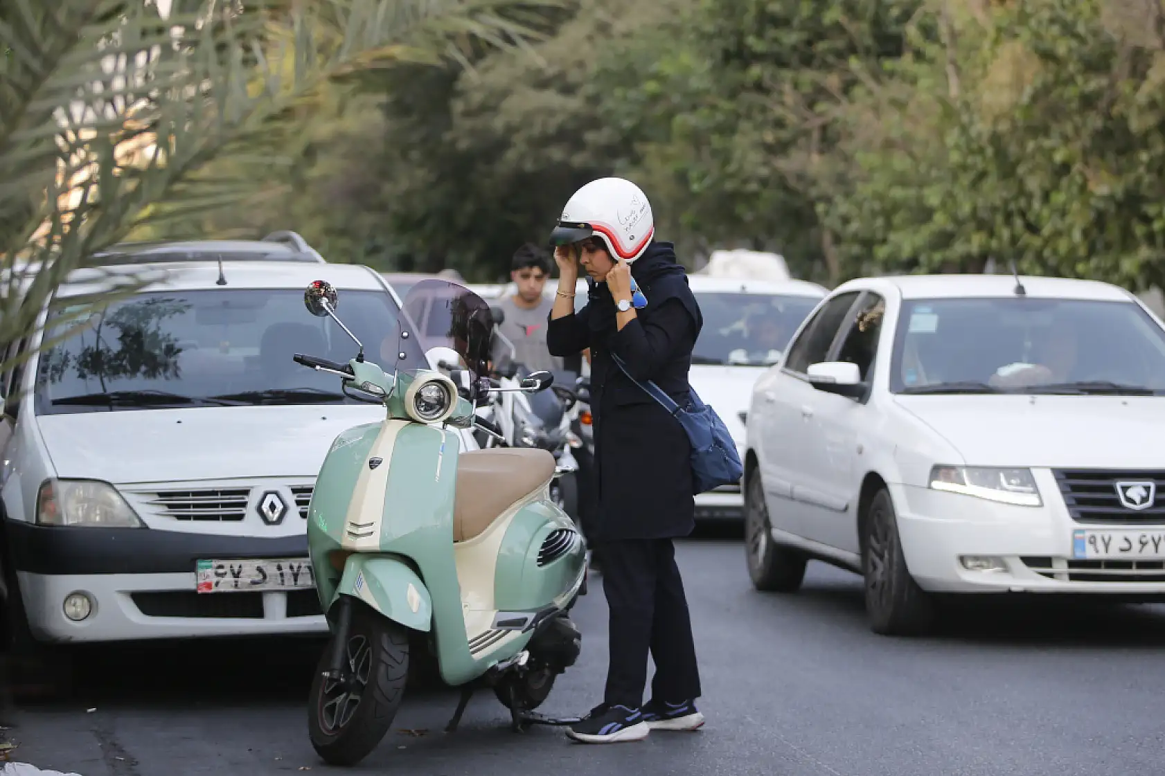 Kadınlar motosiklet kullanmak için mücadele ediyor: Ehliyet engeli kalkacak mı?