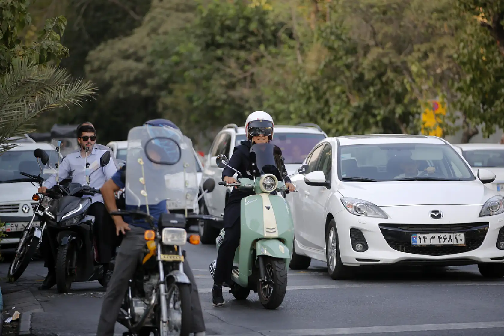 Kadınlar motosiklet kullanmak için mücadele ediyor: Ehliyet engeli kalkacak mı?