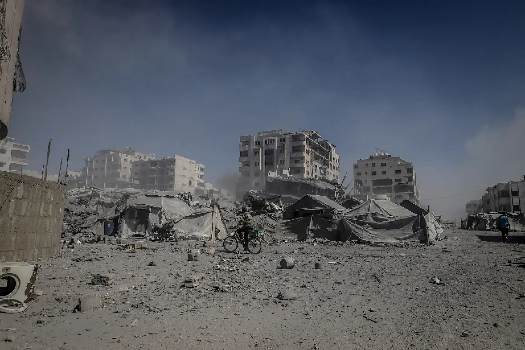 Gazze'de saldırılar sürüyor: Bir aile daha İsrail ordusunun hedefi oldu