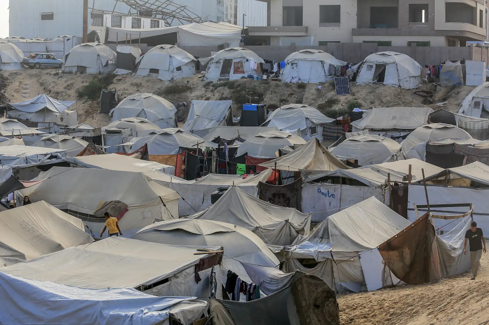 Gazze'den kaçan siviller Han Yunus'a sığınıyor