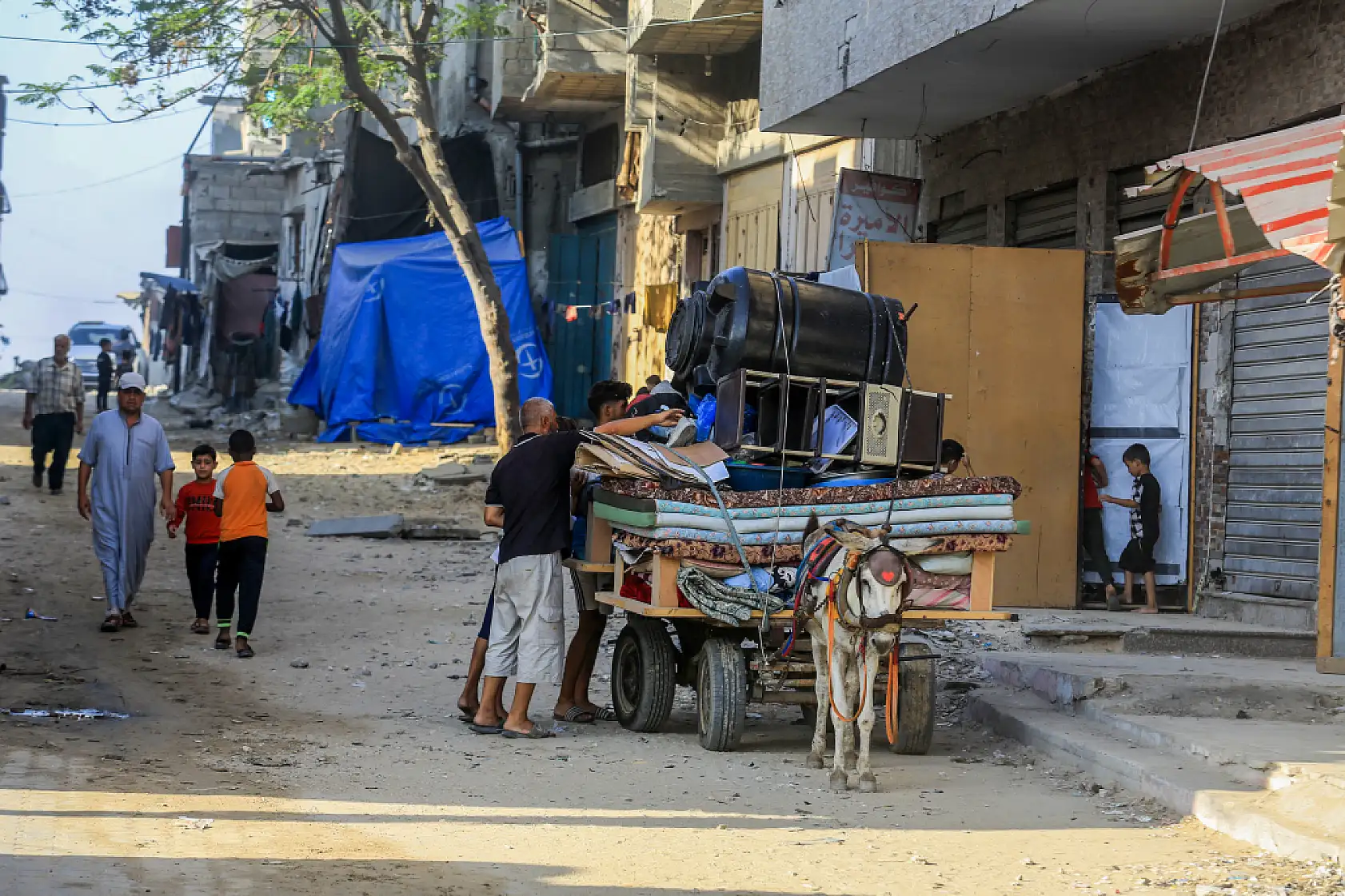 Gazze'den kaçan siviller Han Yunus'a sığınıyor