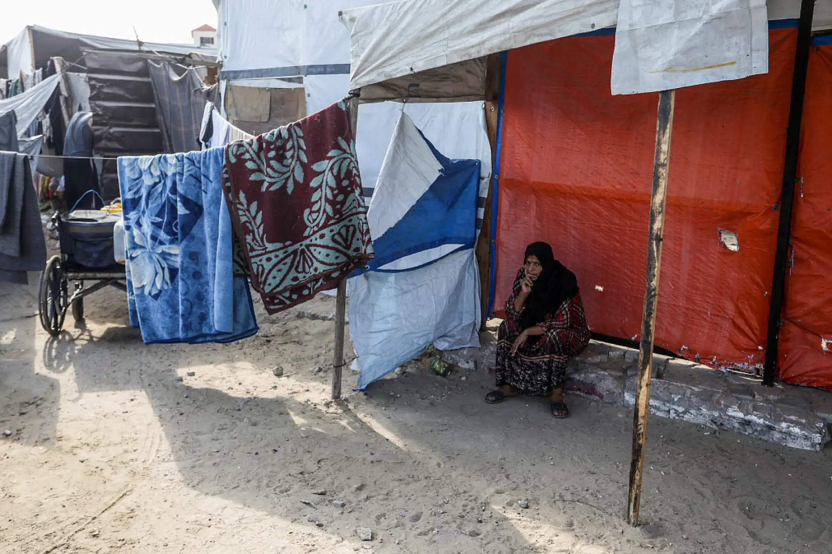 Gazze'den kaçan siviller Han Yunus'a sığınıyor