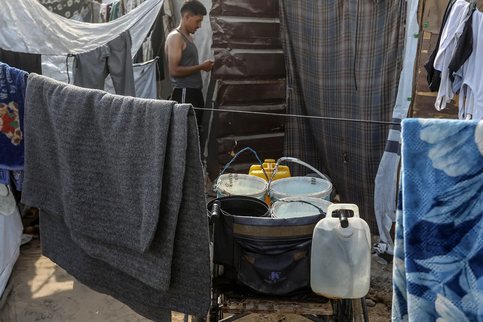Gazze'den kaçan siviller Han Yunus'a sığınıyor