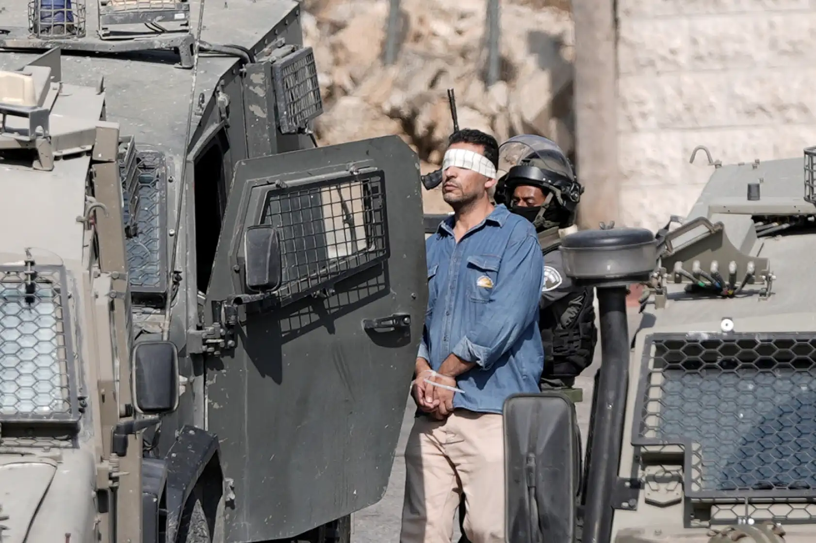 Soykırımcı İsrail ordusundan Ramallah'a baskın: Bir Filistinli gözaltına alındı