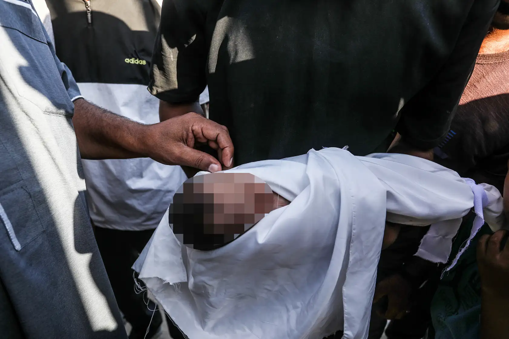 Bir bebek daha açlığa yenik düştü