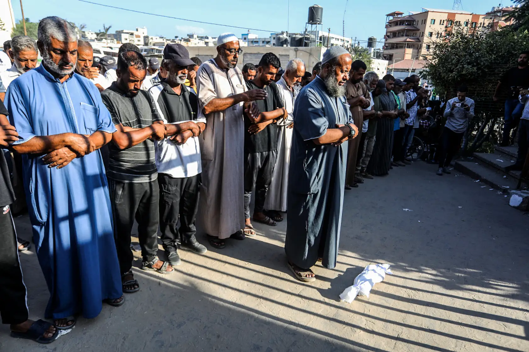 Bir bebek daha açlığa yenik düştü