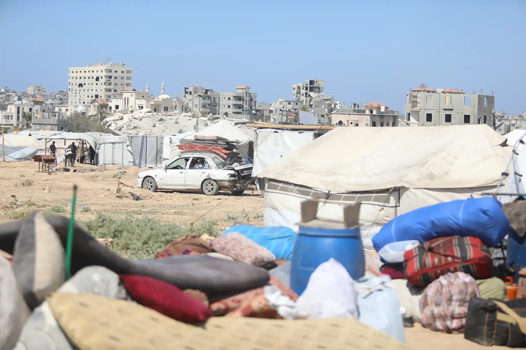 Gazze'de yerinden edilen siviller hayatta kalma mücadelesi veriyor