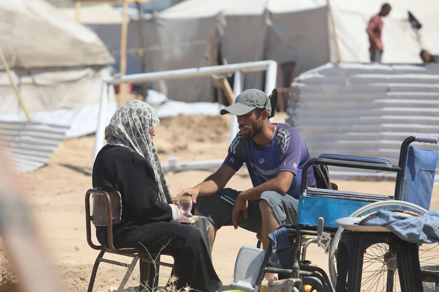 Gazze'de yerinden edilen siviller hayatta kalma mücadelesi veriyor