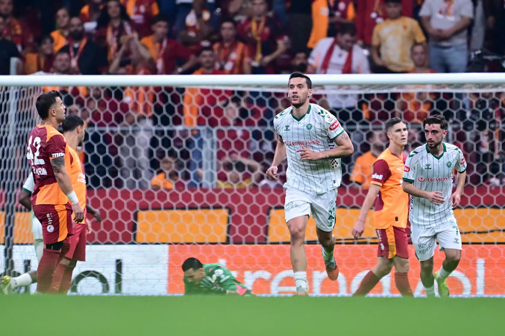 Konyaspor'un planı çöktü! Galatasaray nasıl kazandı, Konyaspor nerede kaybetti? İşte Okan Buruk'un maçı koparan gizli talimatı...
