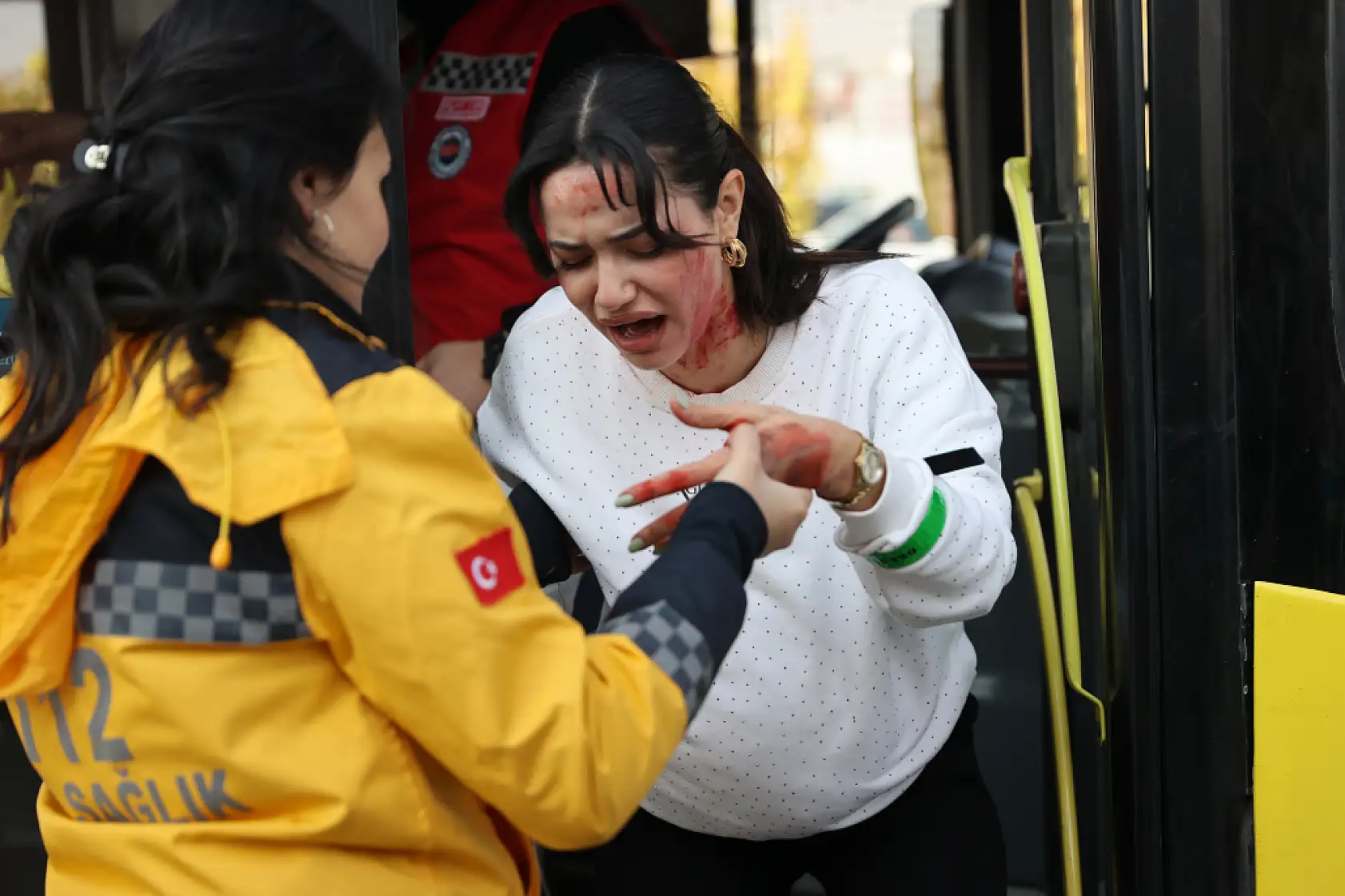 Konya'da nefes kesen ambulans rallisi! 112 ekipleri zamana karşı yarıştı