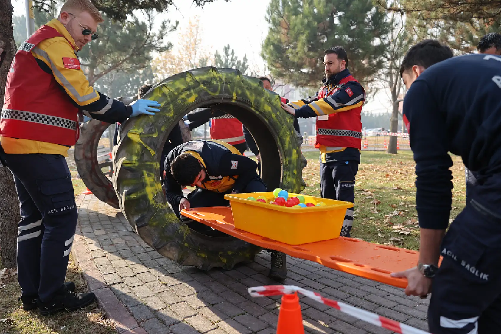 Konya'da nefes kesen ambulans rallisi! 112 ekipleri zamana karşı yarıştı