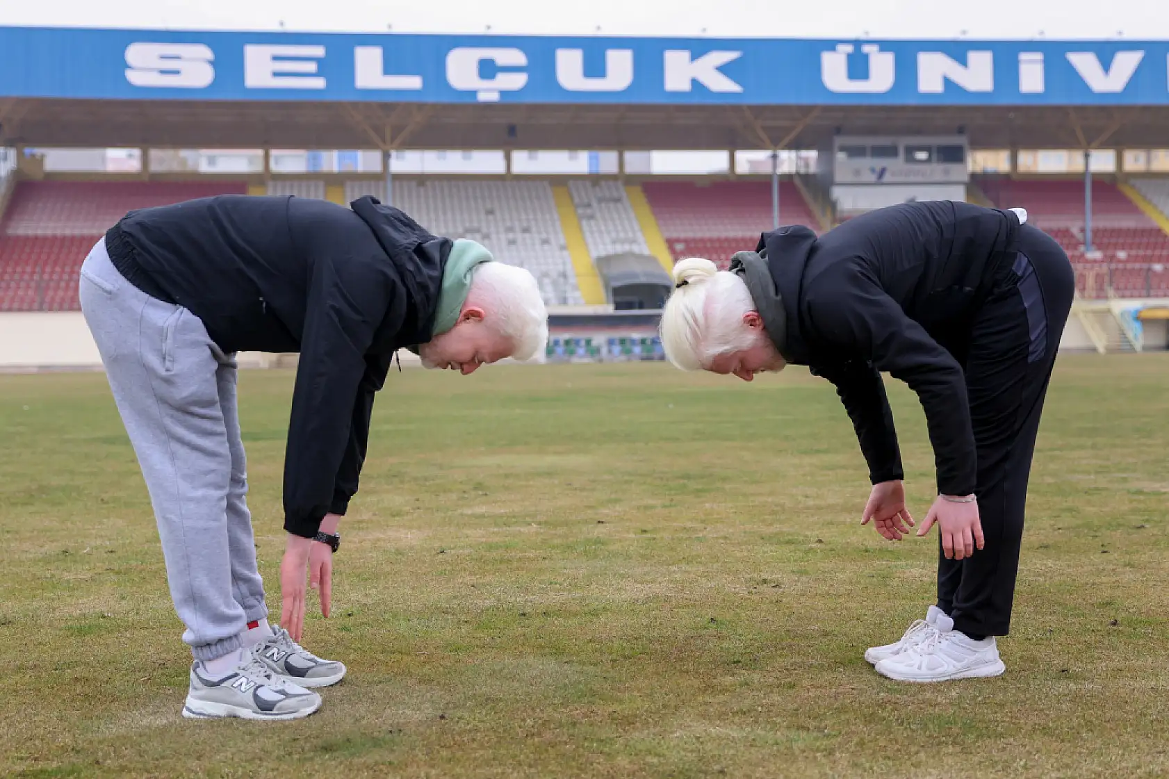 Konya'da 'dostluk' hikâyesi: Atletizm pisti buluşturdu, albinizm kenetledi