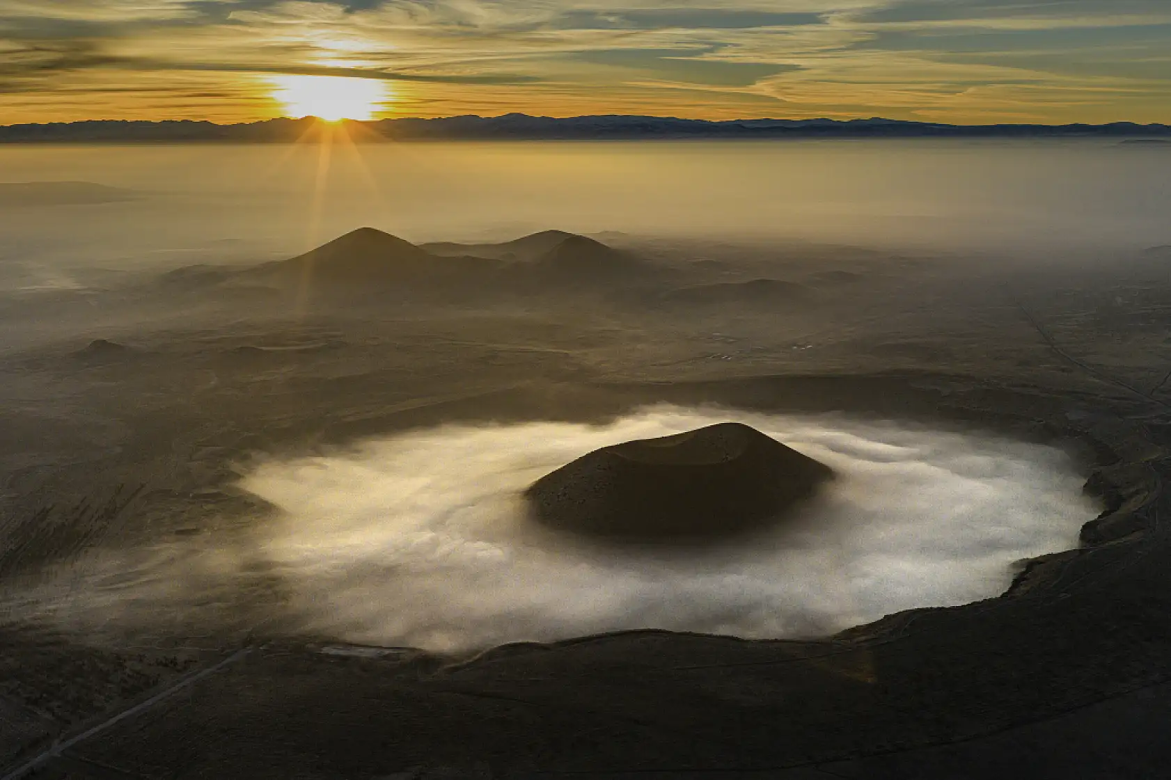 Konya'nın 'nazar boncuğu' sis altında büyüledi