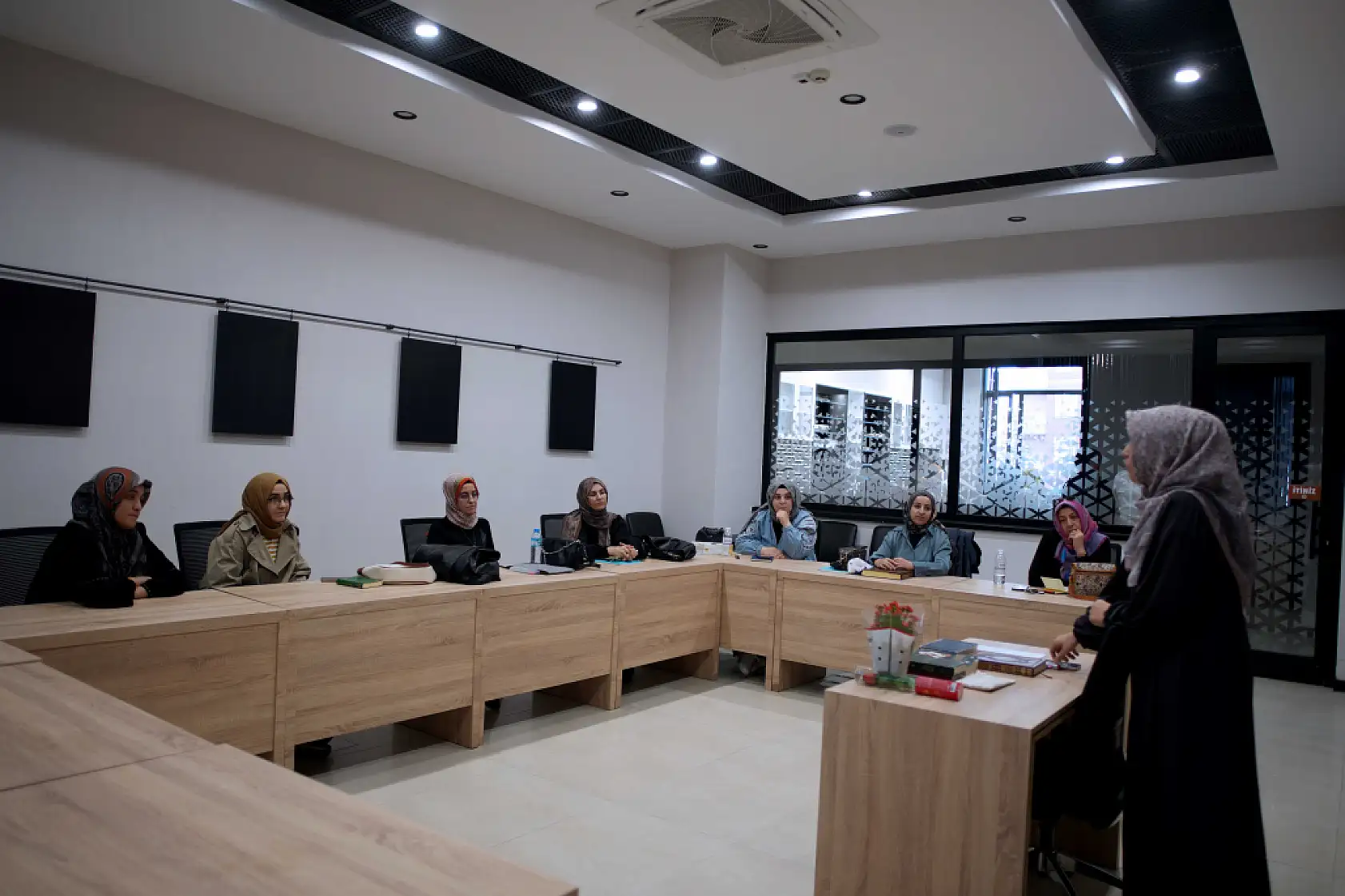 Konya'da gençlere kütüphane ve ücretsiz tablet desteği