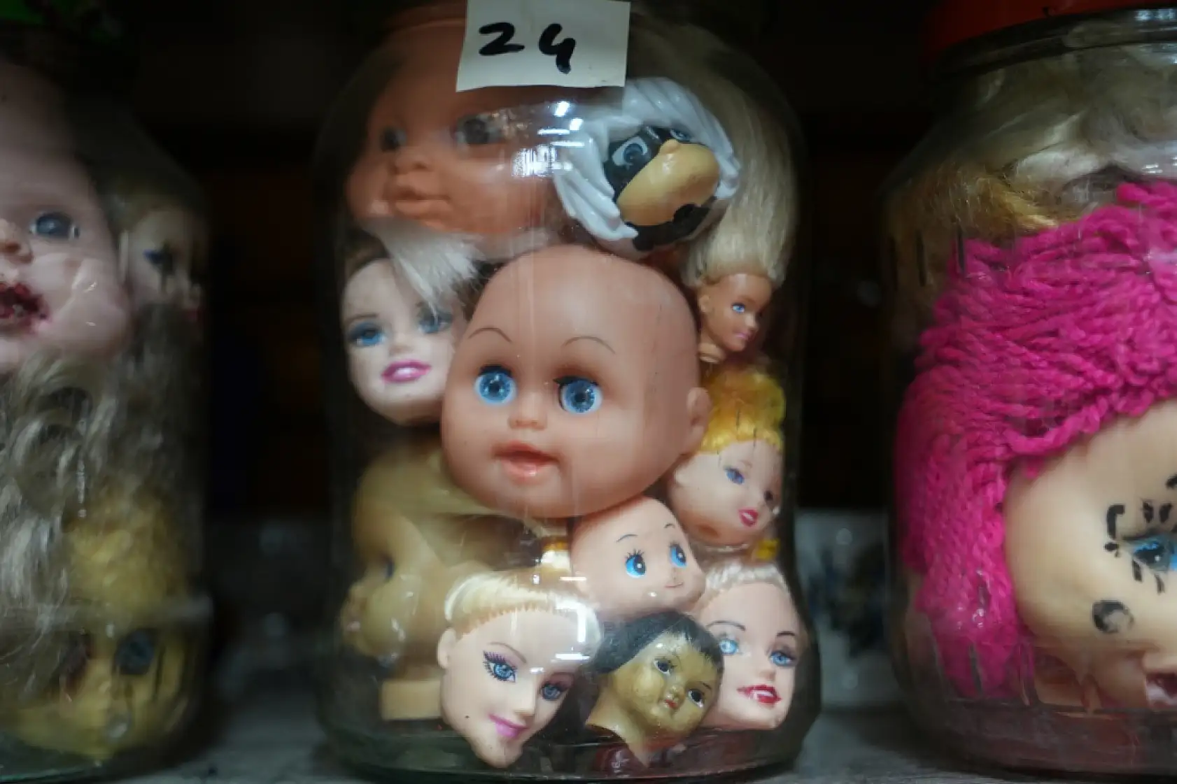 Kavanozlarda binlerce bebek kafası! 50 yıllık koleksiyon korku filmlerini aratmıyor