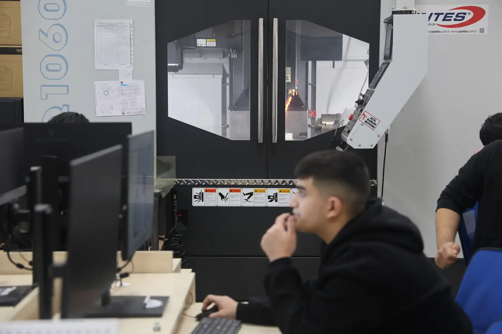 Okul değil adet fabrika: Konya'daki meslek lisesinden 12 milyon liralık üretim