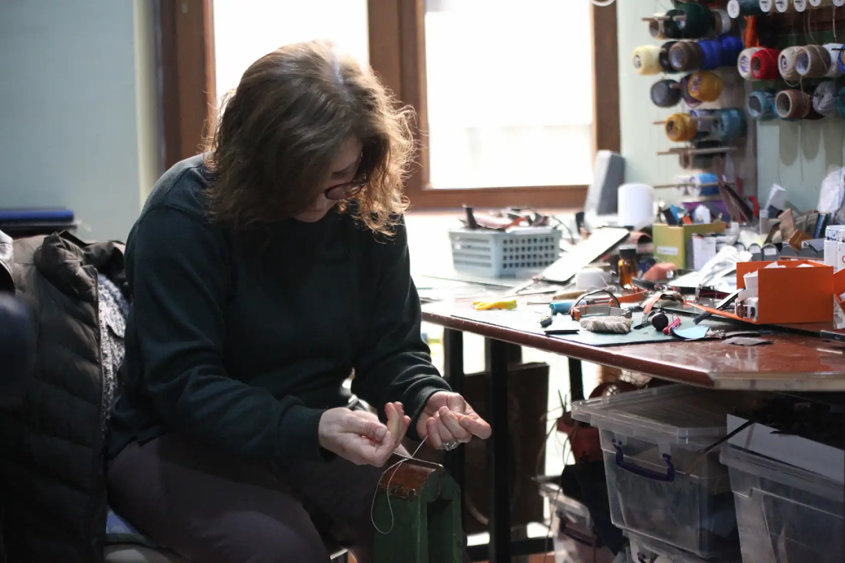 Konya'da eşiyle üretiyor, saatleri sanata dönüştürüyor