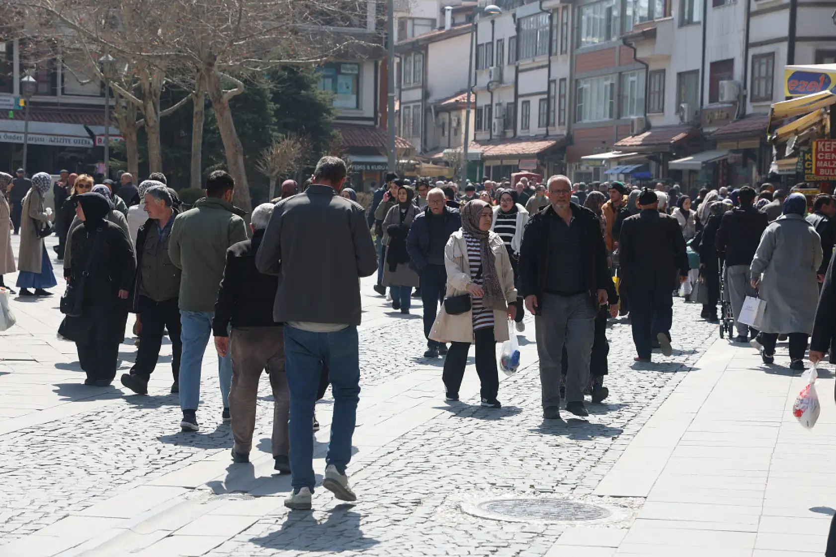 Konya'da bayram hazırlıkları başladı: Tarihi çarşı doldu taştı!